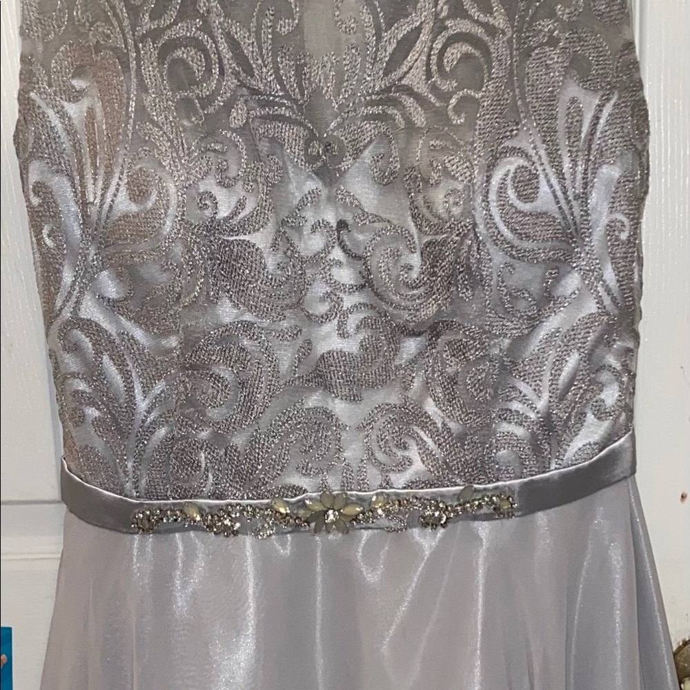 Short grey/silver dress - Picture 5 of 6